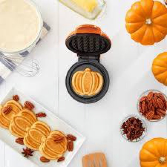 Pumpkin Mini Dash Waffle Maker - Picture 6 of 7